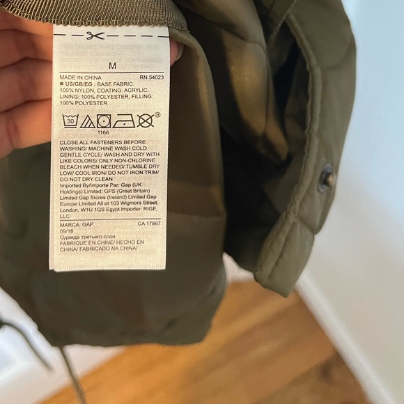 Women’s GAP Quilted Jacket - Picture 6 of 7